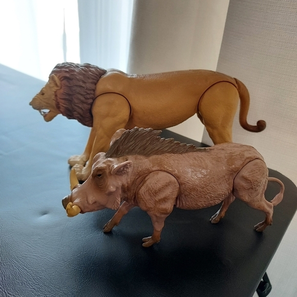 Jumanji Wild Kingdom Roaring Lion Action Figure With Sound/Motion Also Warthog - Picture 3 of 10